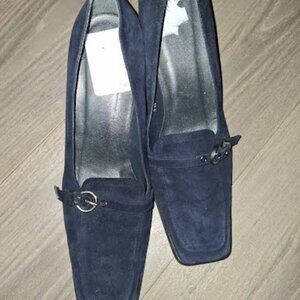 **Available 4 Pick Up! Black Suede, Stuart Weitzman's Pumps Shoes, Size 11 B!
